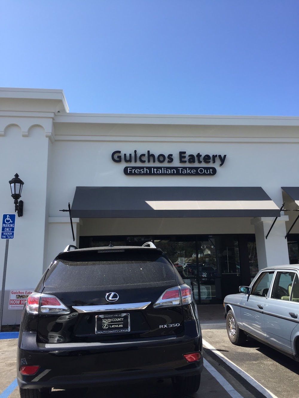 Guichos Eatery